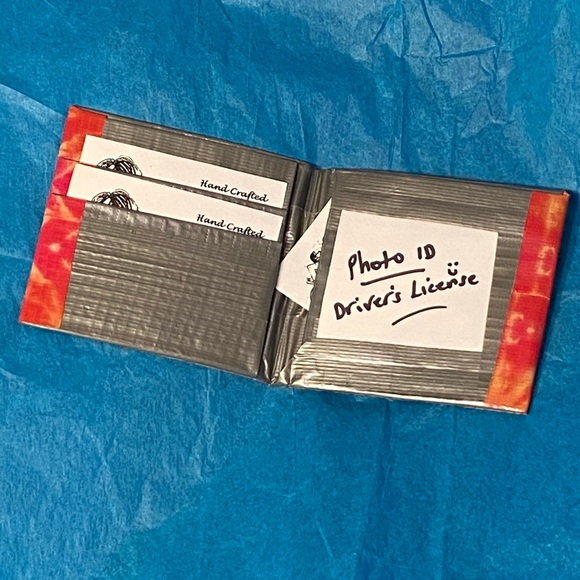🟢5/$25  𝑯𝒂𝒏𝒅𝒎𝒂𝒅𝒆 Paint Splatter Duct Tape Wallet - Picture 6 of 9
